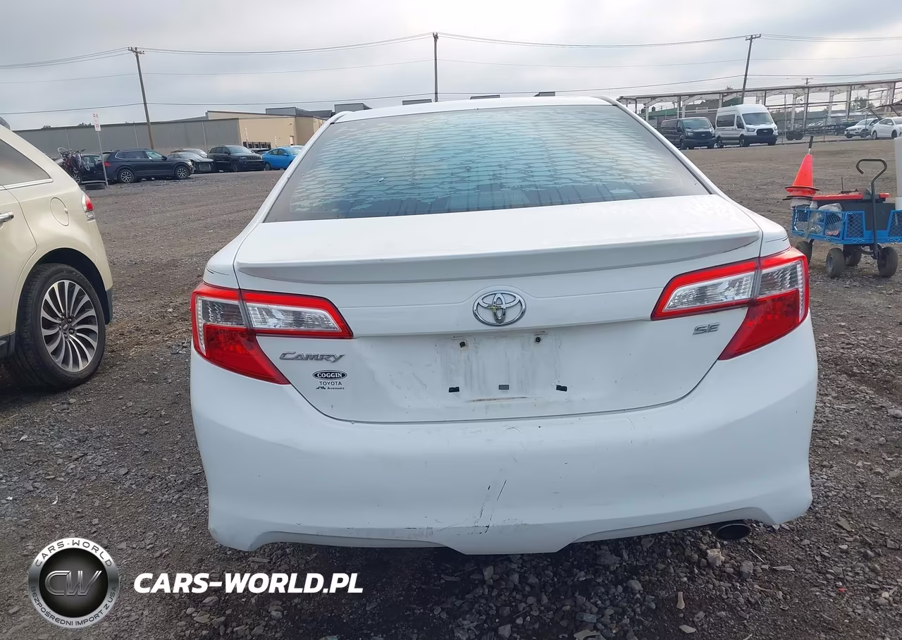 2014 Toyota Camry Se Sport VIN:4T1BF1FK0EU739953 - 17