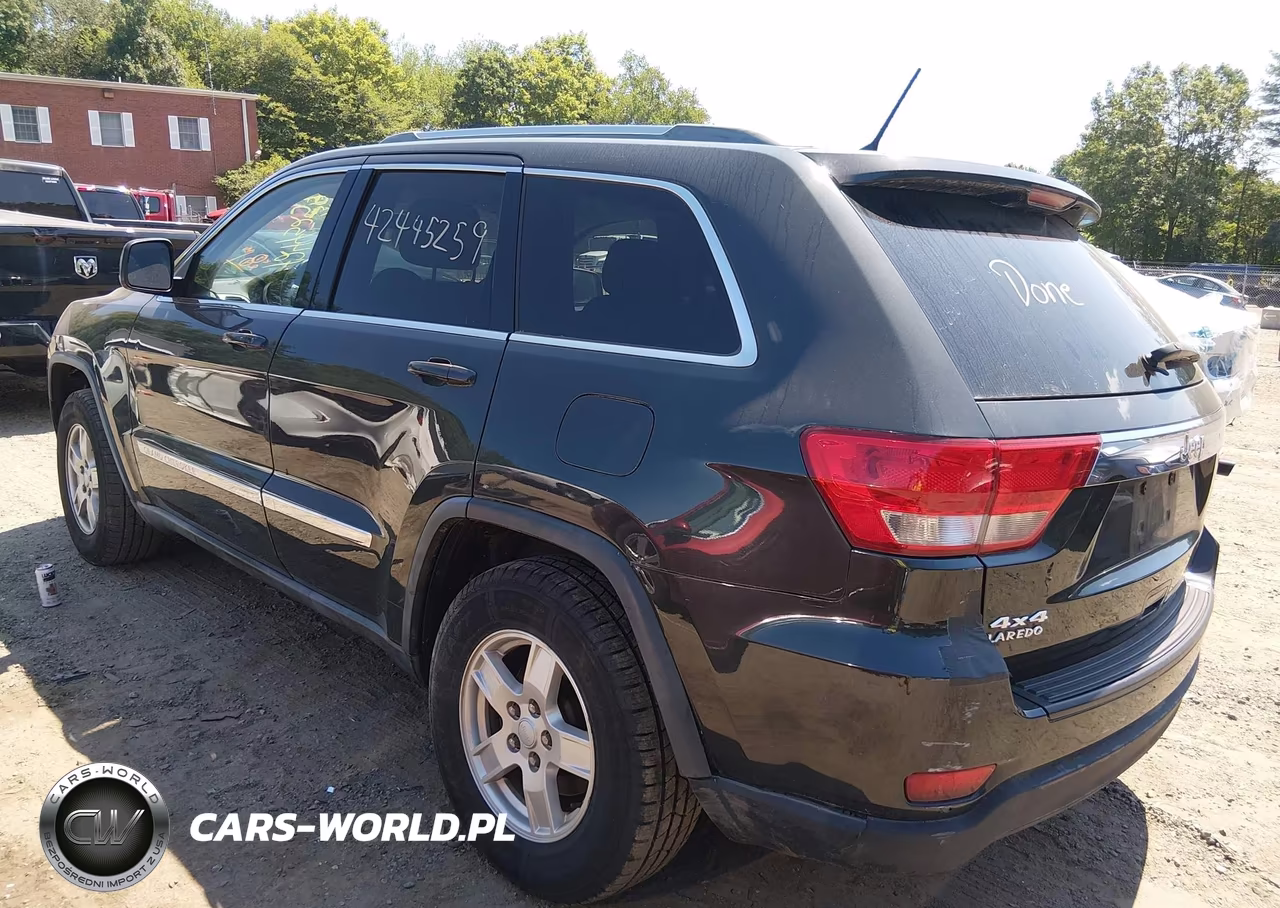 2011 Jeep Grand Cherokee Laredo VIN:1J4RR4GG0BC690139 - 3