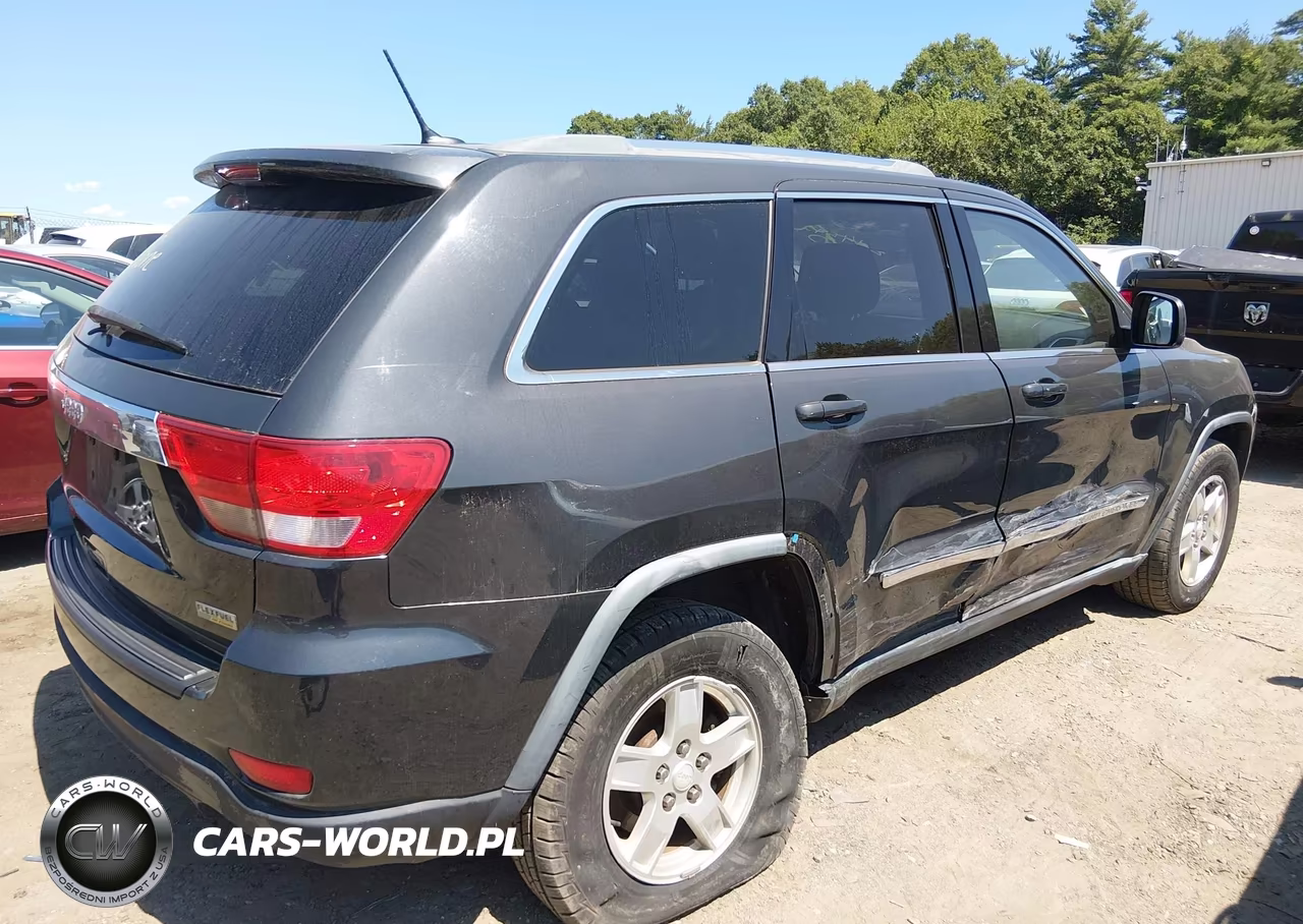 2011 Jeep Grand Cherokee Laredo VIN:1J4RR4GG0BC690139 - 4
