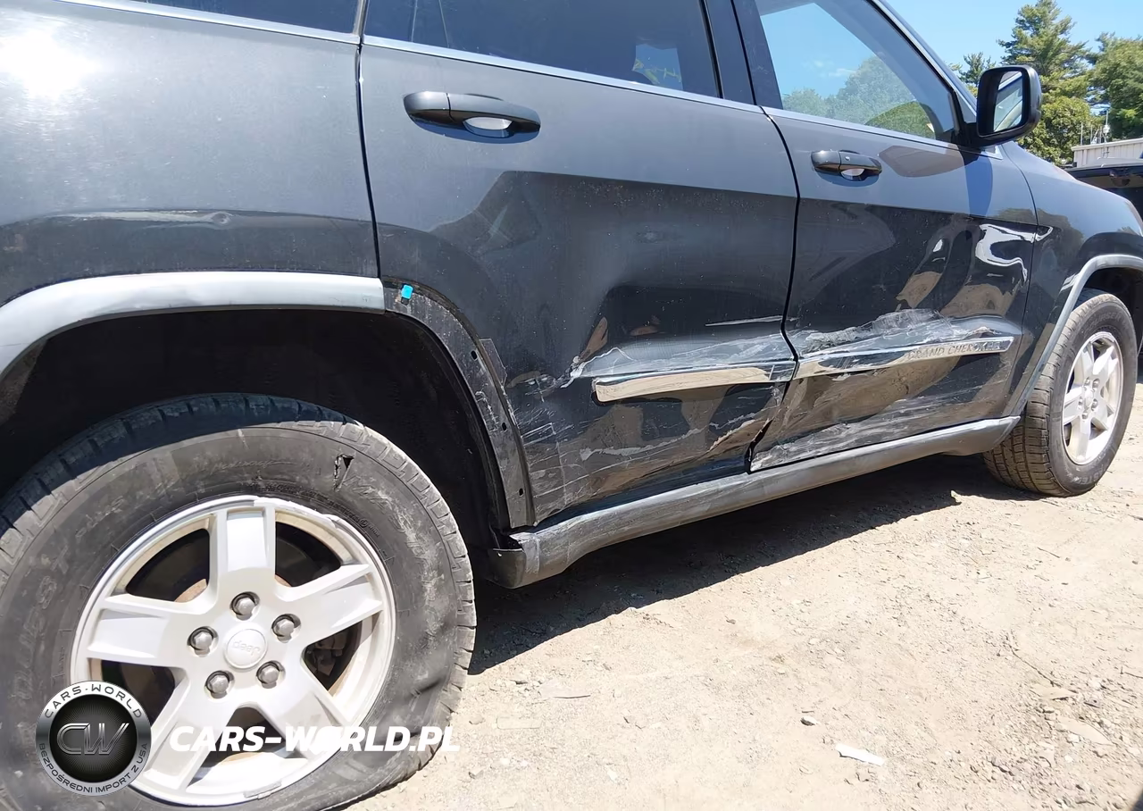 2011 Jeep Grand Cherokee Laredo VIN:1J4RR4GG0BC690139 - 6
