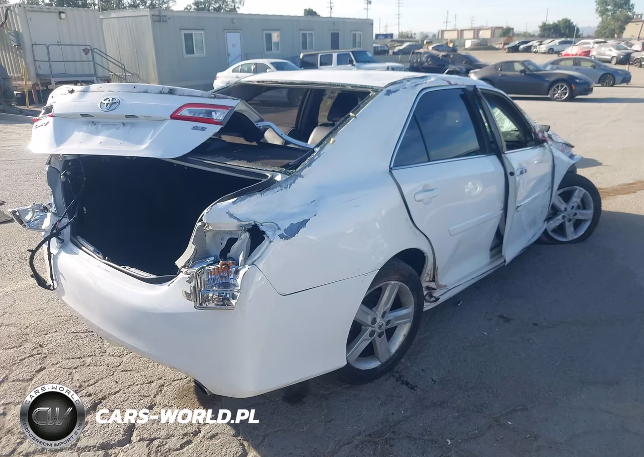 2013 Toyota Camry Se VIN:4T1BF1FK6DU654436 - 4