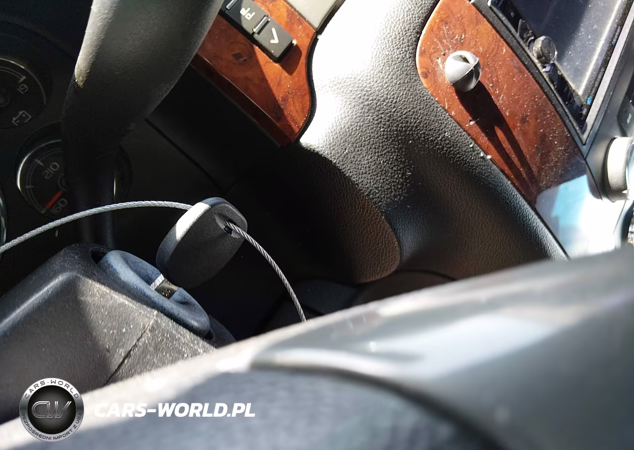2011 Chevrolet Suburban Ls VIN:1GNSCHE01BR194549 - 11