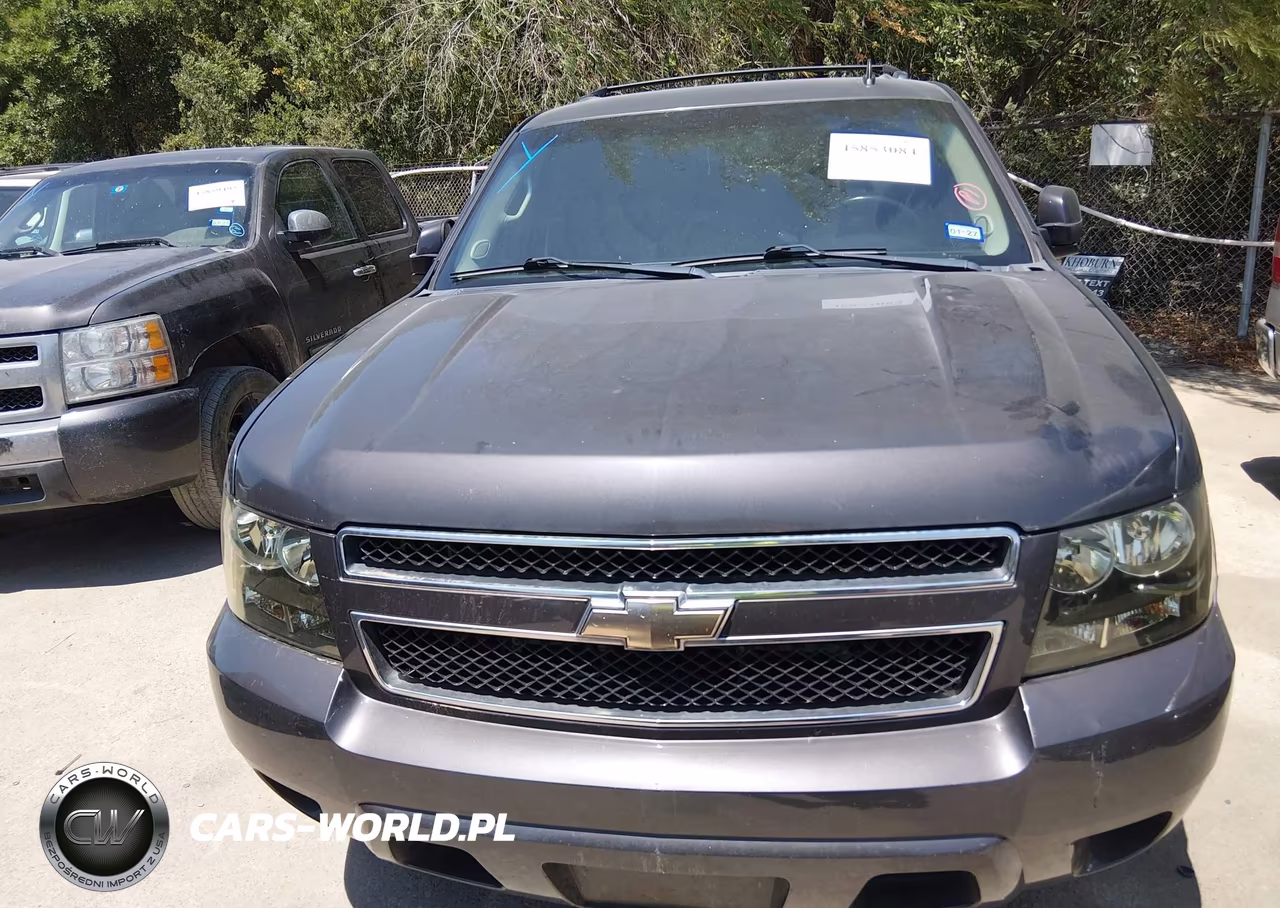 2011 Chevrolet Suburban Ls VIN:1GNSCHE01BR194549 - 12