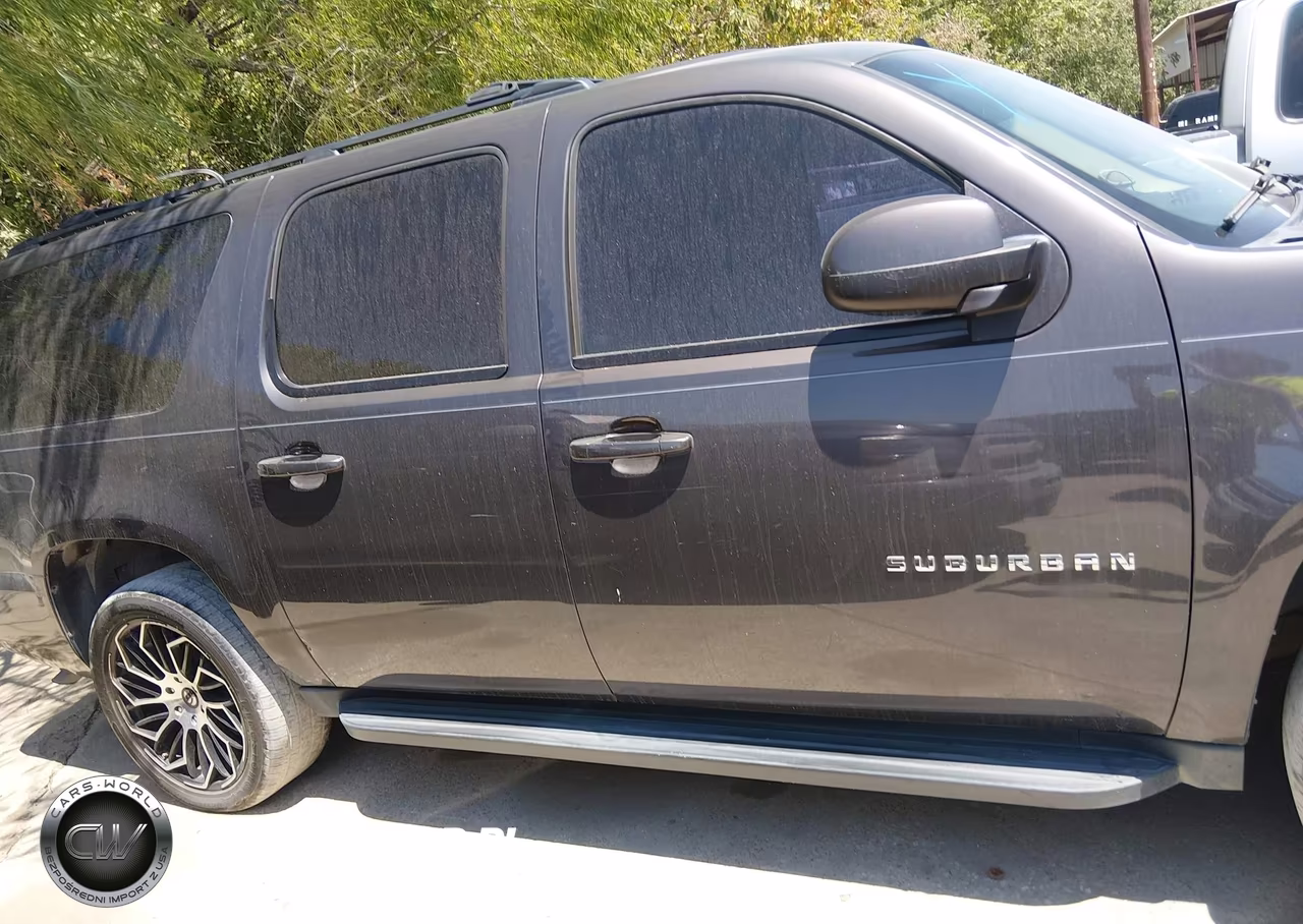 2011 Chevrolet Suburban Ls VIN:1GNSCHE01BR194549 - 13