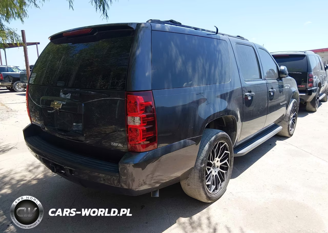 2011 Chevrolet Suburban Ls VIN:1GNSCHE01BR194549 - 4