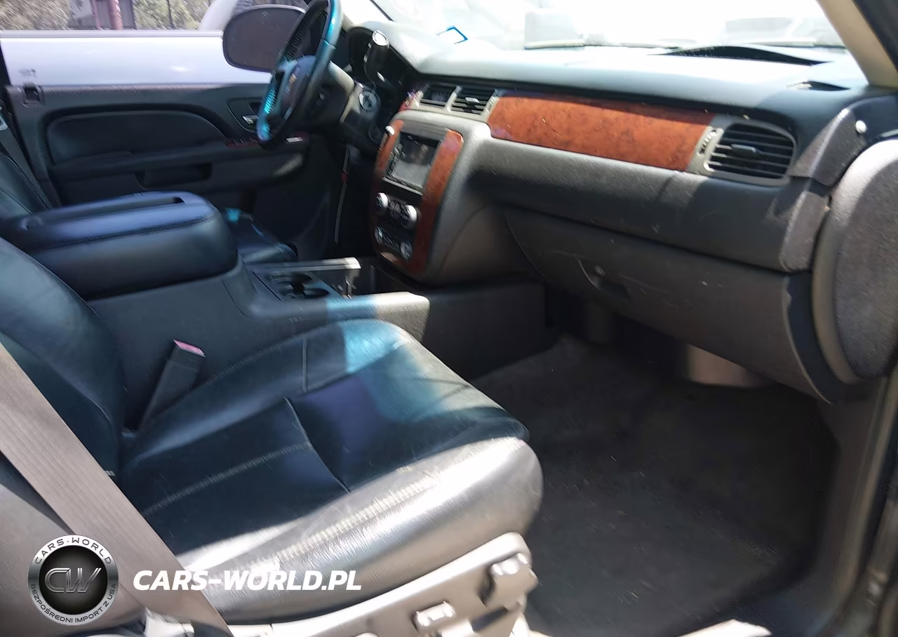 2011 Chevrolet Suburban Ls VIN:1GNSCHE01BR194549 - 5