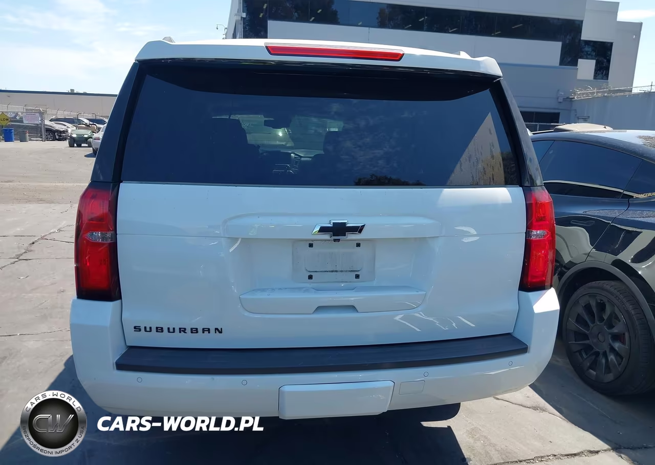 2018 Chevrolet Suburban Lt VIN:1GNSCHKC4JR102458 - 17