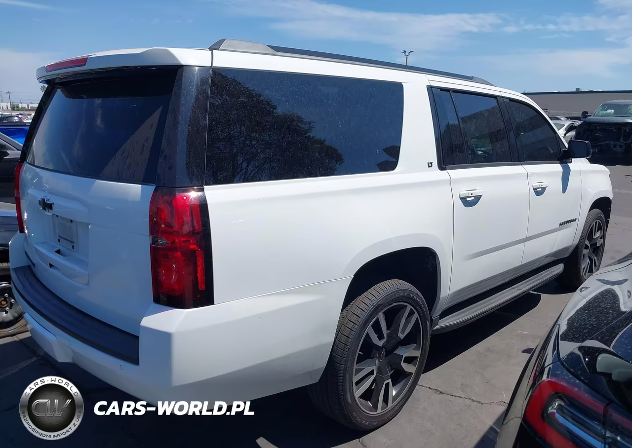 2018 Chevrolet Suburban Lt VIN:1GNSCHKC4JR102458 - 4