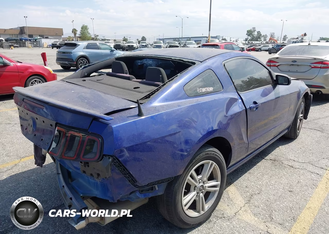 2014 Ford Mustang V6 VIN:1ZVBP8AM3E5301938 - 4