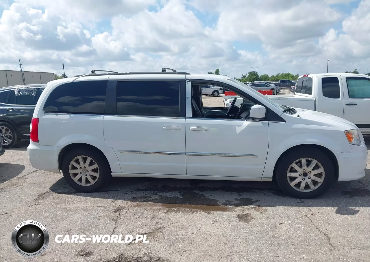 2016 Chrysler Town & Country Touring VIN:2C4RC1BG1GR206488 - 13