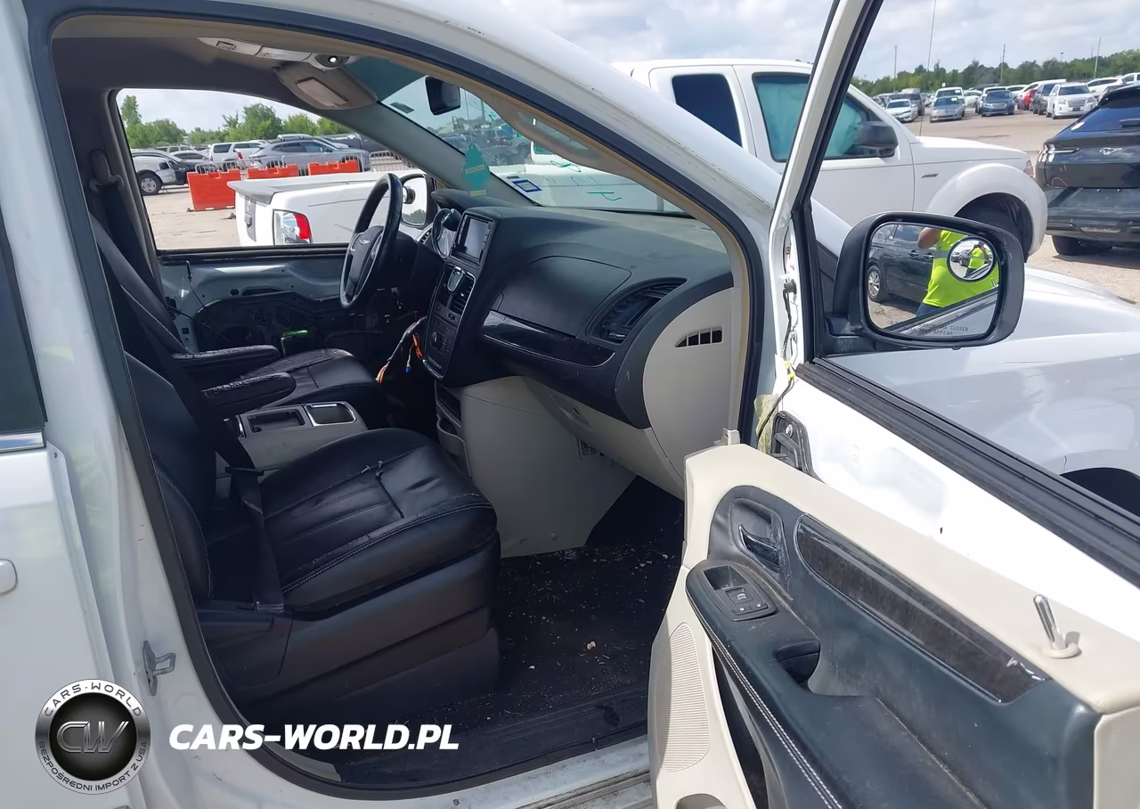2016 Chrysler Town & Country Touring VIN:2C4RC1BG1GR206488 - 5