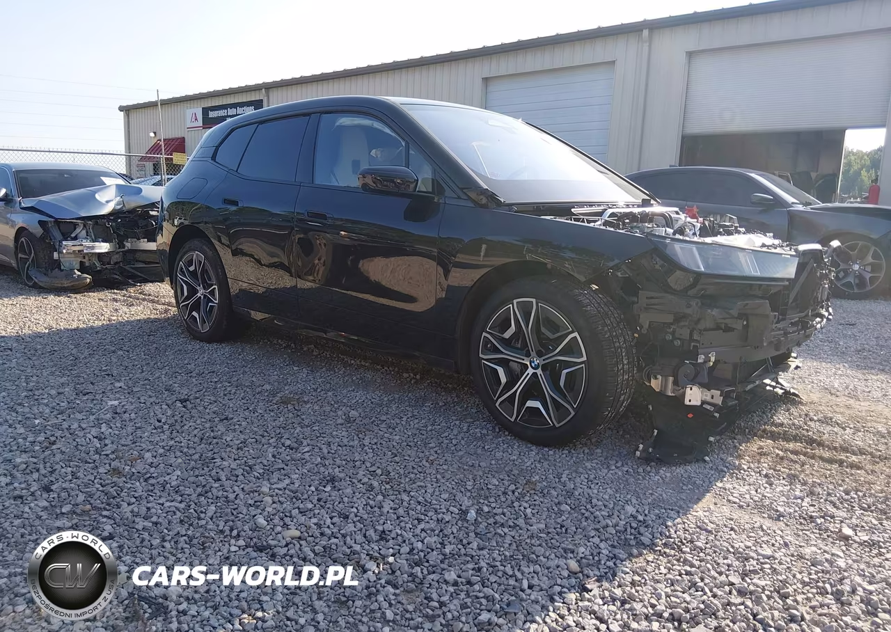 2026 BMW Ix xDrive45 – zdjęcie 1 z 18