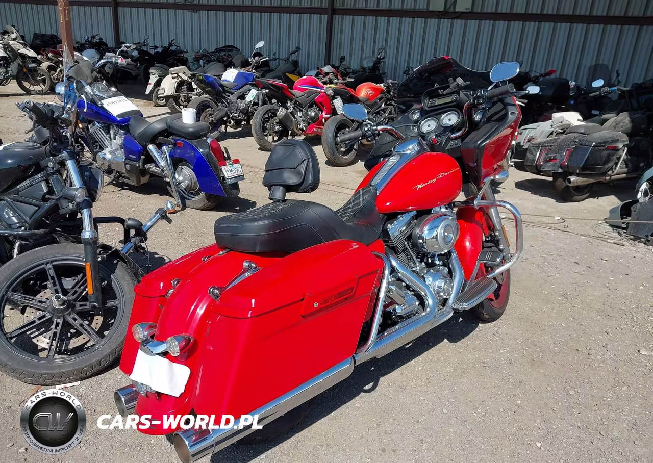 2010 Harley-Davidson Fltrx VIN:1HD1KH431AB630700 - 4