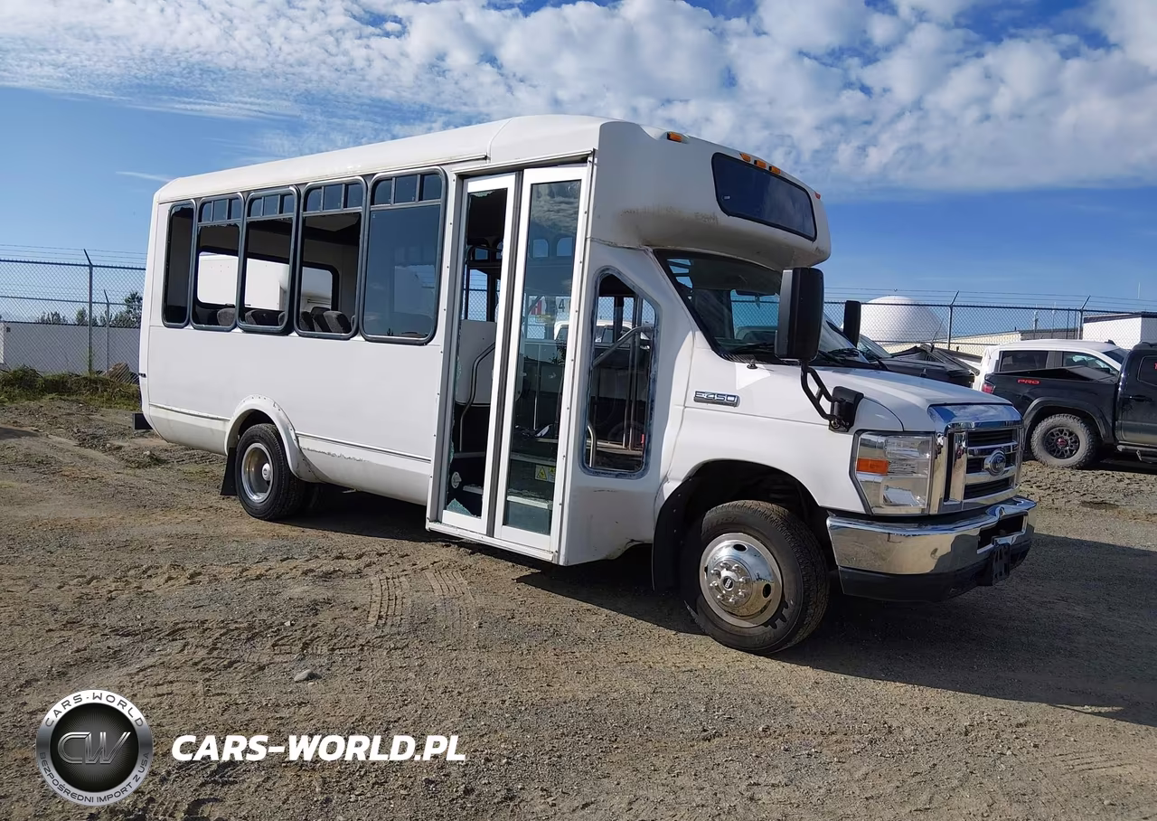 2015 Ford E-450 Cutaway