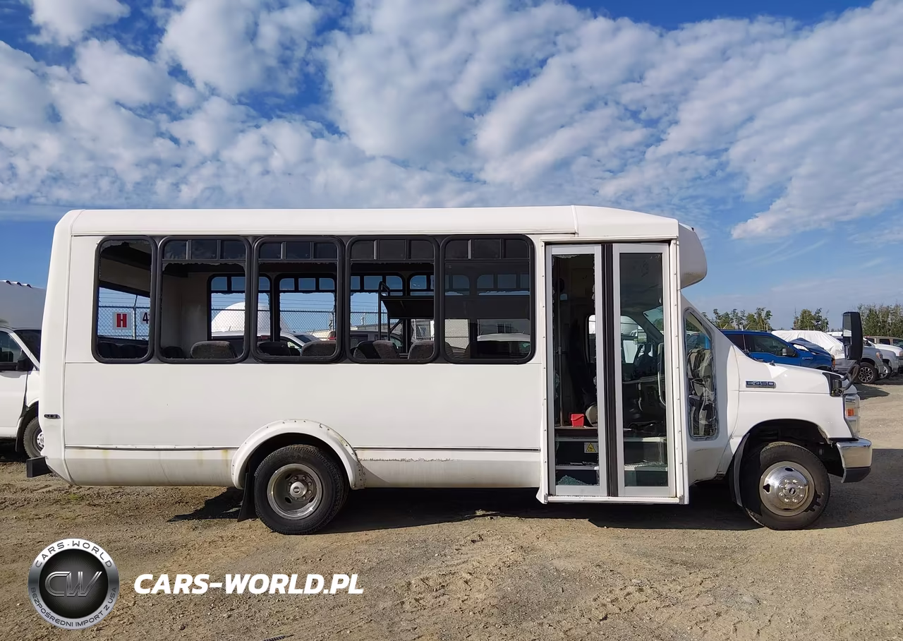 2015 Ford E-450 Cutaway VIN:1FDFE4FS9FDA02919 - 13