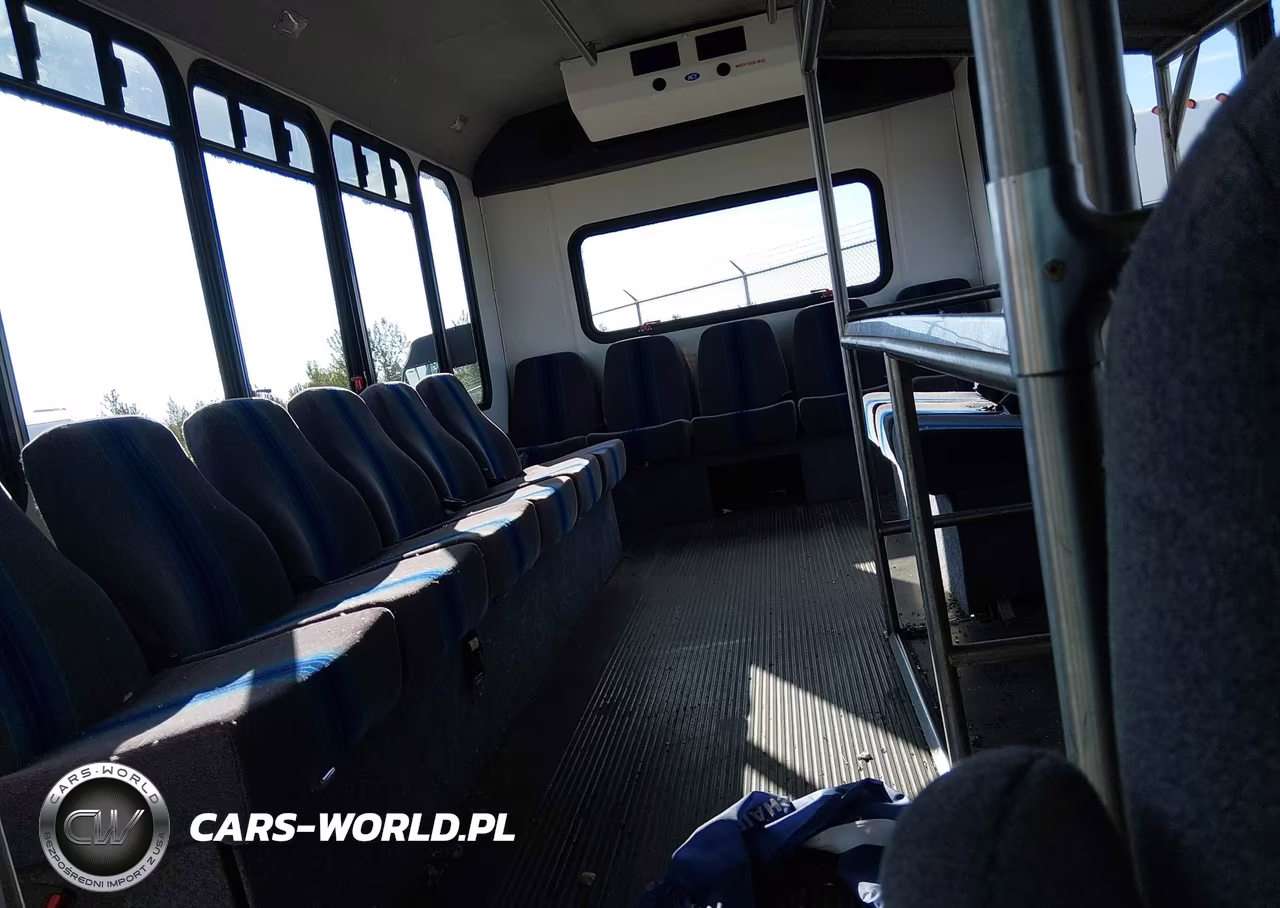 2015 Ford E-450 Cutaway VIN:1FDFE4FS9FDA02919 - 7