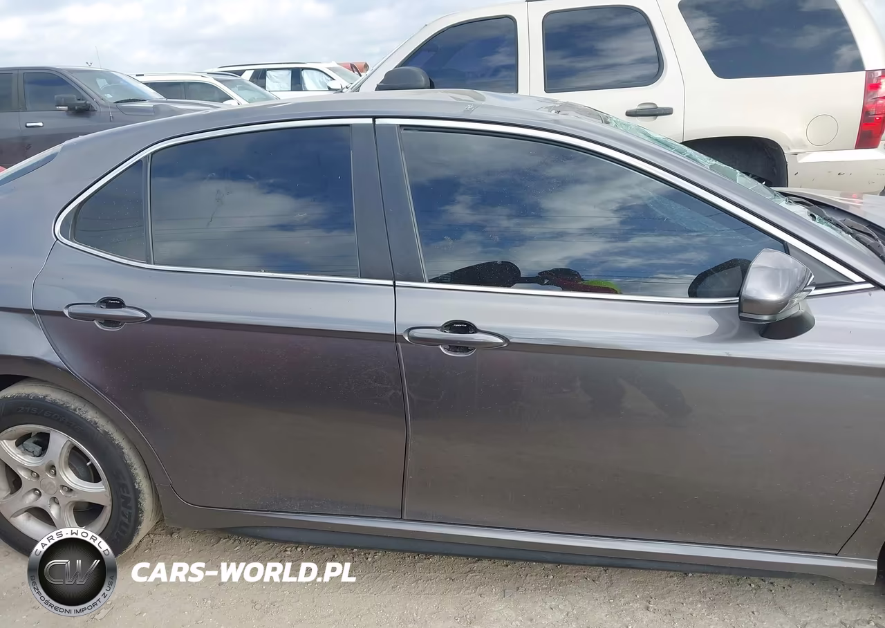 2020 Toyota Camry Se VIN:4T1G11AK0LU504218 - 13