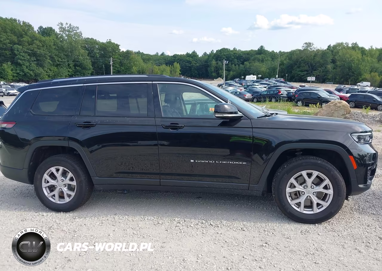 2022 Jeep Grand Cherokee L Limited 4X4 VIN:1C4RJKBG4N8632616 - 13