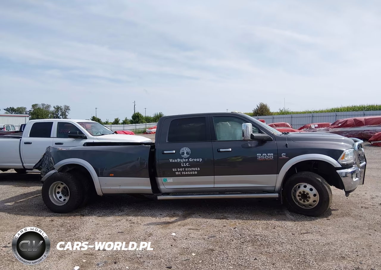 2018 Ram 3500 Laramie 4X4 8' Box VIN:3C63RRJL5JG271611 - 13