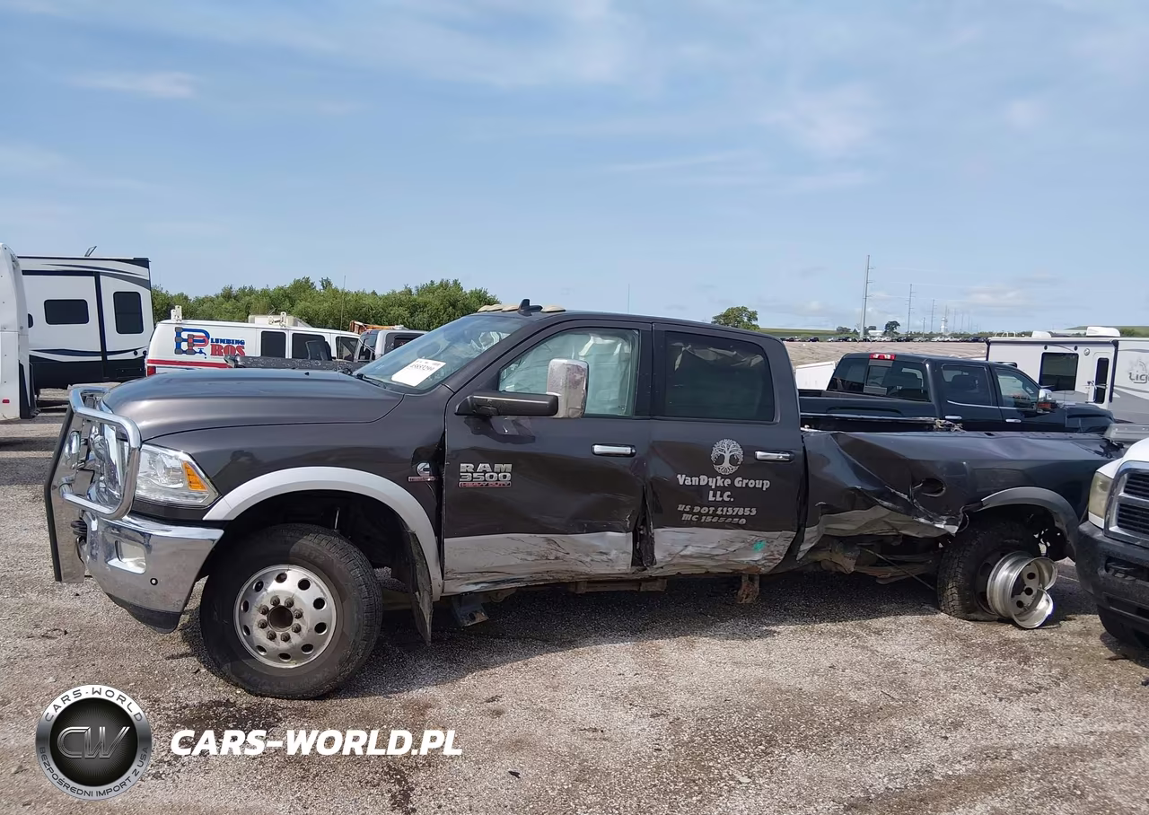2018 Ram 3500 Laramie 4X4 8' Box VIN:3C63RRJL5JG271611 - 14