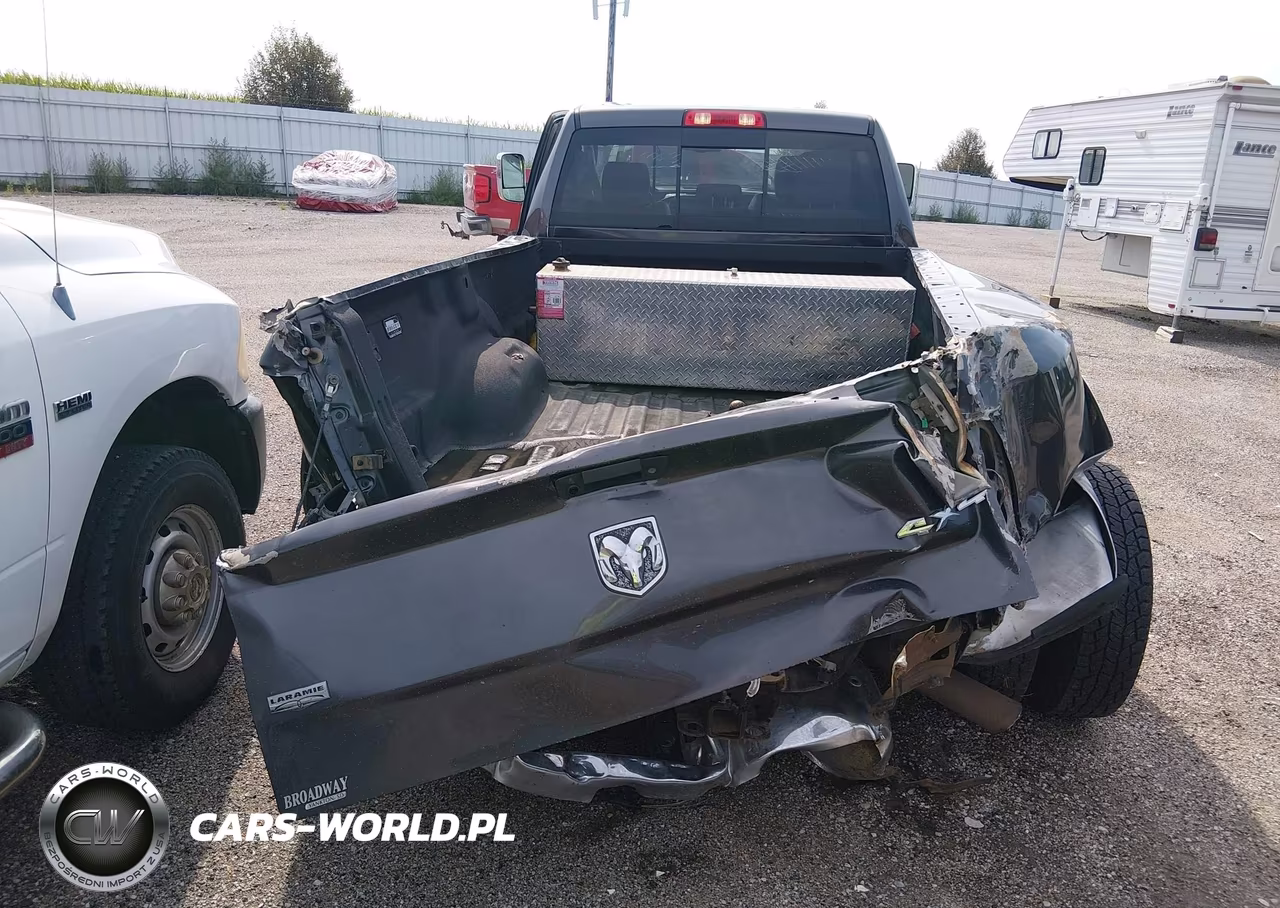 2018 Ram 3500 Laramie 4X4 8' Box VIN:3C63RRJL5JG271611 - 15