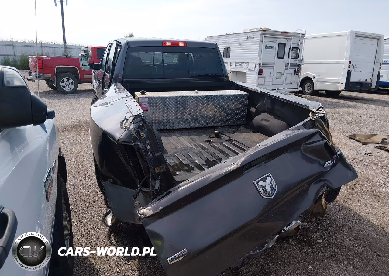 2018 Ram 3500 Laramie 4X4 8' Box VIN:3C63RRJL5JG271611 - 3