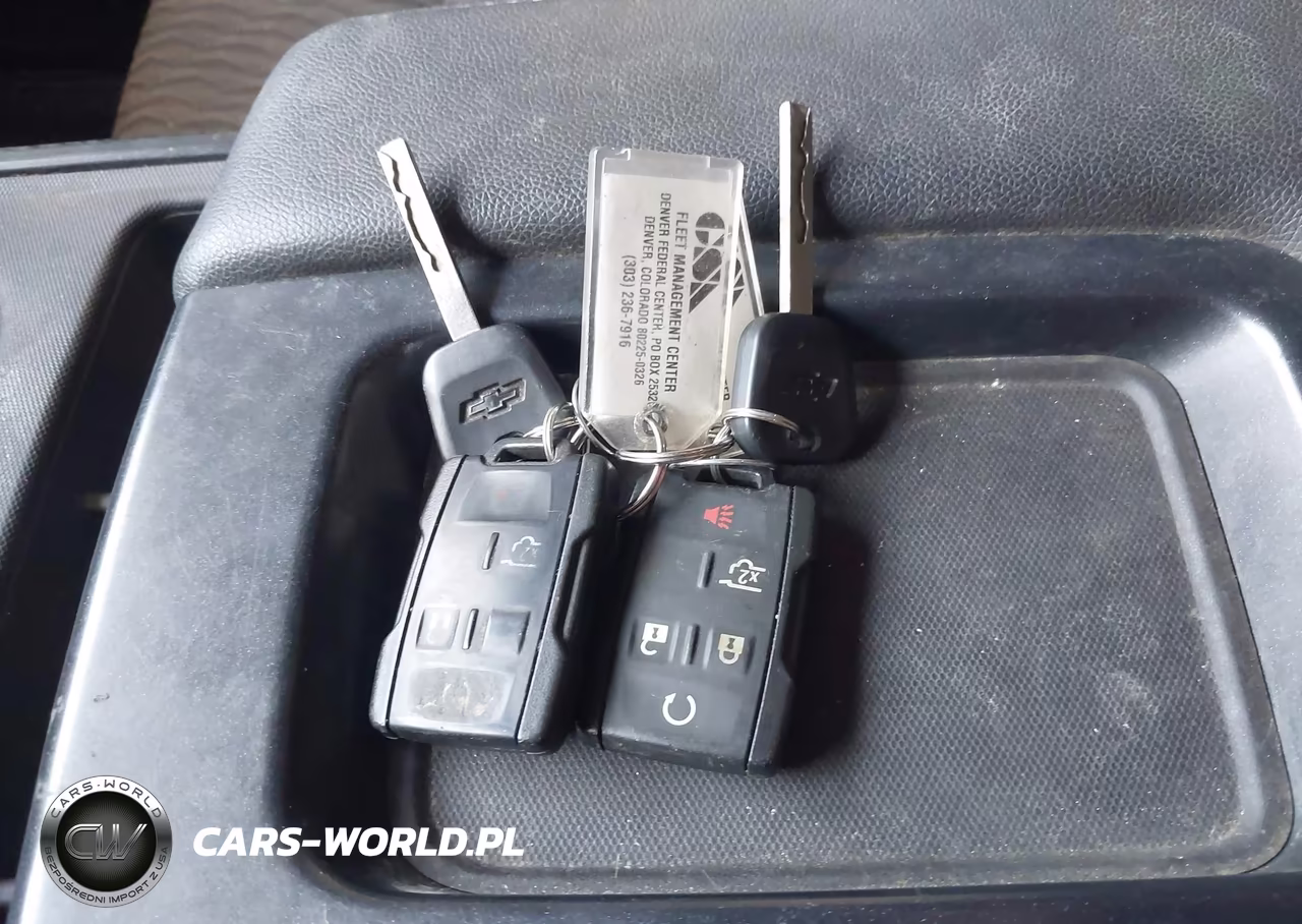 2018 Chevrolet Tahoe Ls VIN:1GNSKAEC5JR310709 - 11