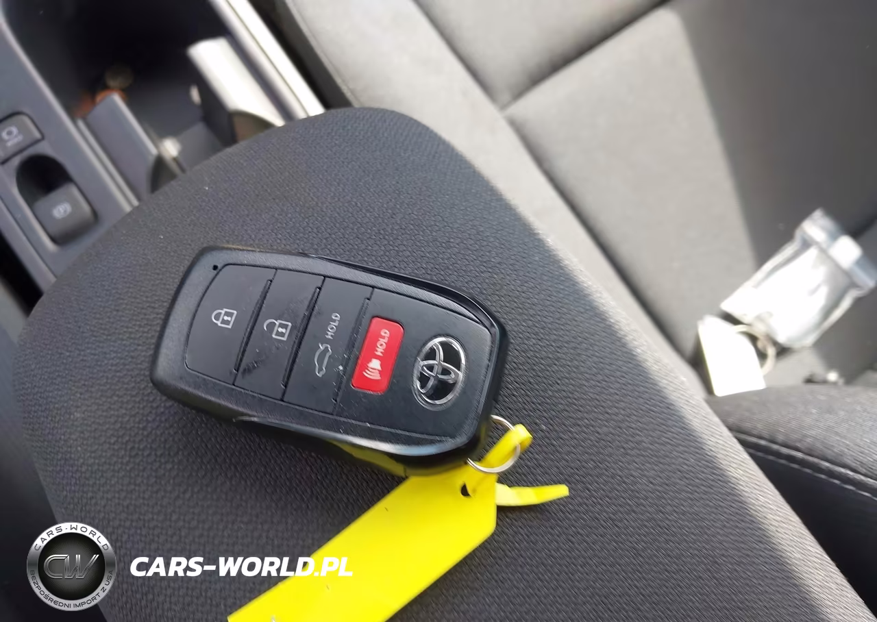 2026 Toyota Corolla Hybrid Hybrid Le VIN:JTDBDMHE1T3033824 - 11