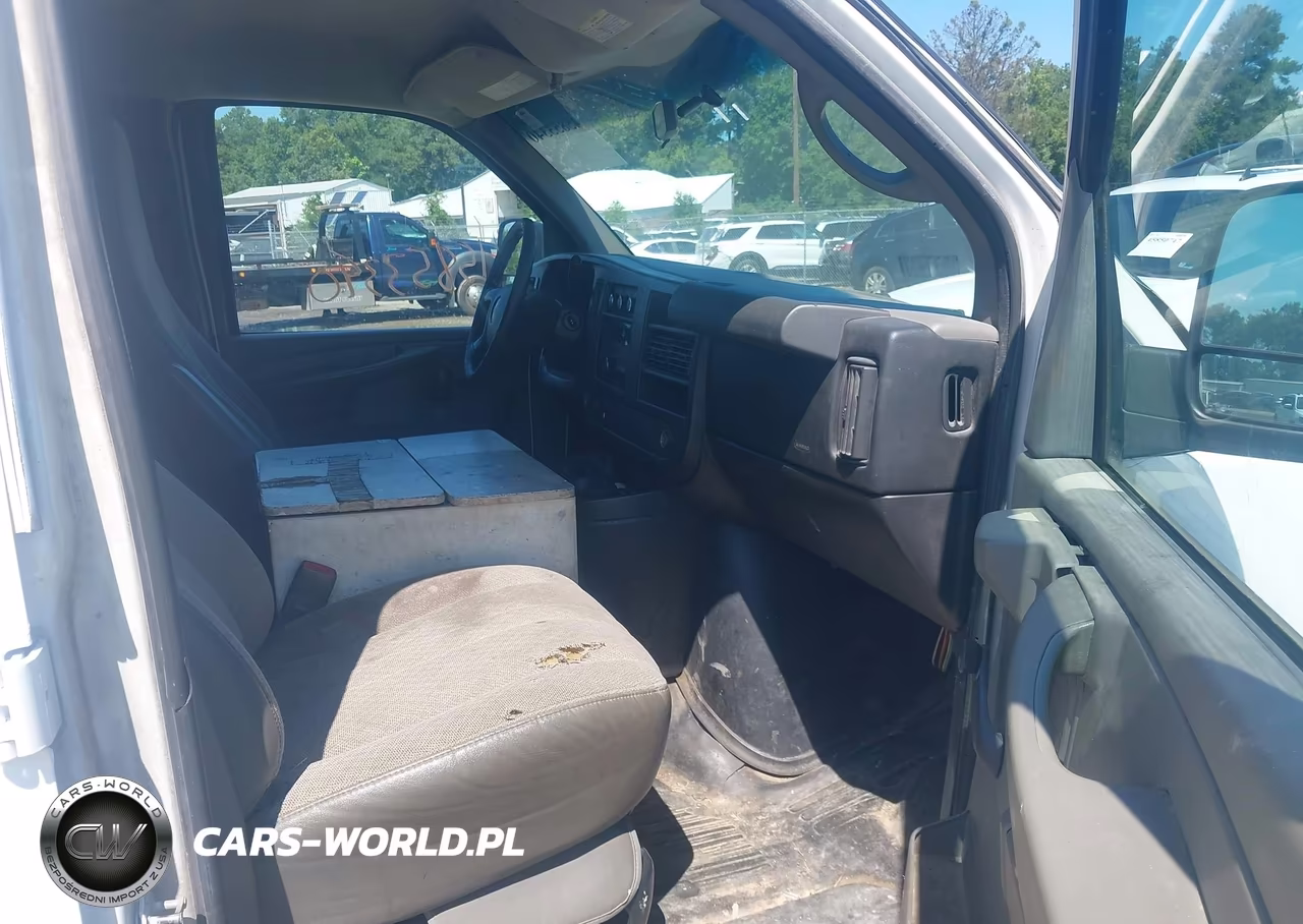 2011 GMC Savana 3500 Work Van VIN:1GTZ7UCAXB1179143 - 5