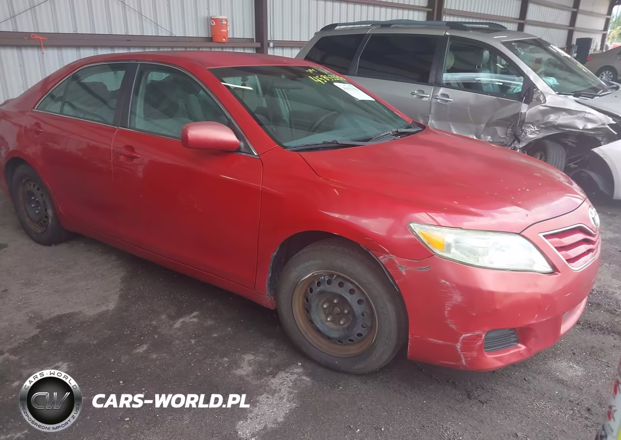 2011 Toyota Camry Le – zdjęcie 1 z 16