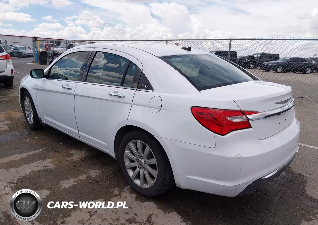2014 Chrysler 200 Limited VIN:1C3CCBCG2EN134404 - 3