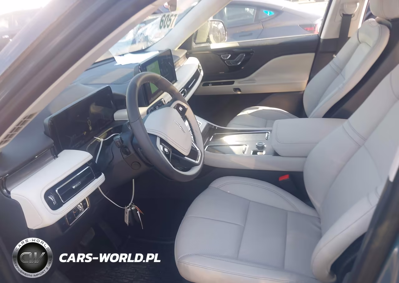 2026 Lincoln Aviator Premiere VIN:5LM5J6XC2TGL21760 - 5
