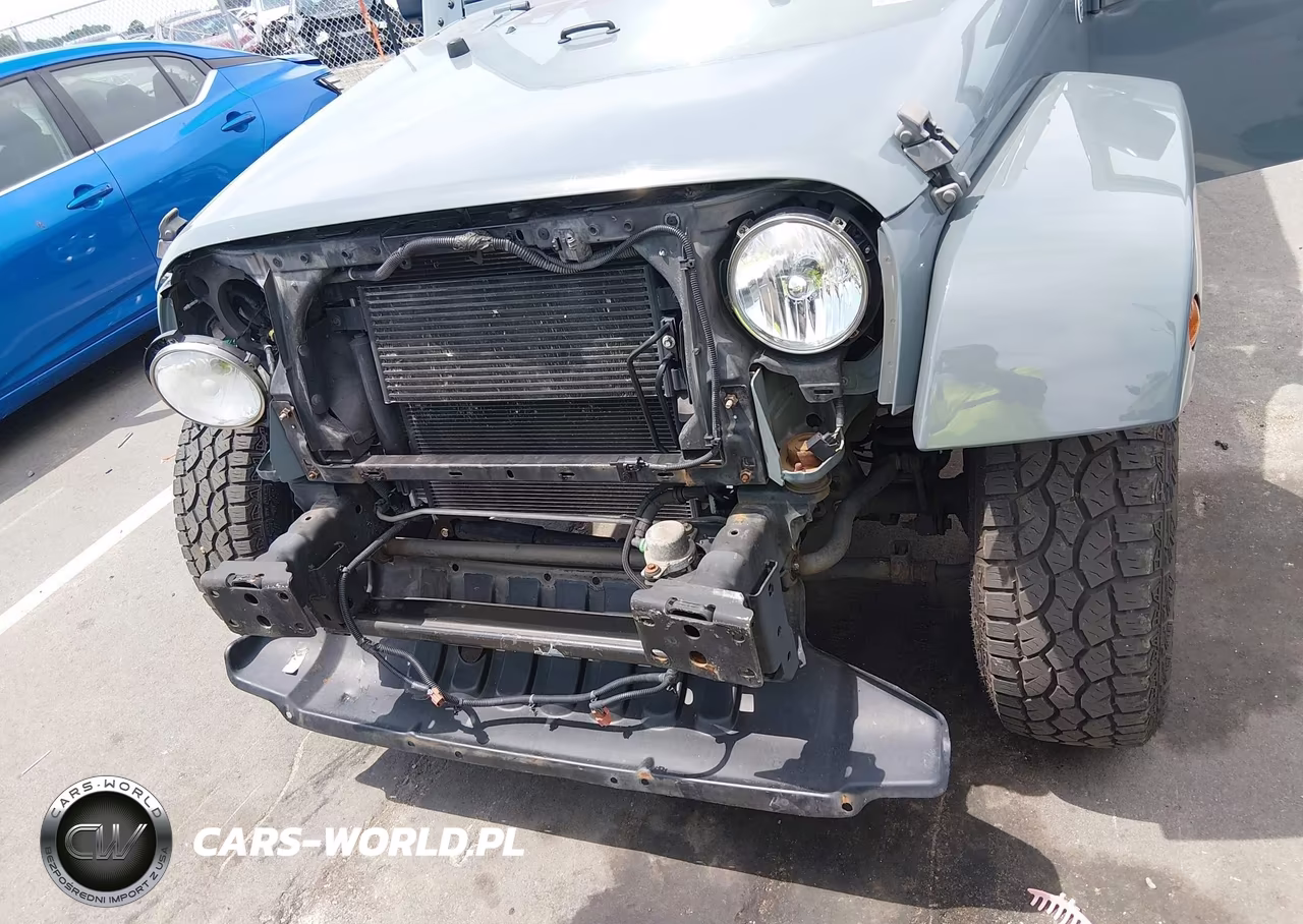 2015 Jeep Wrangler Unlimited Sahara VIN:1C4BJWEGXFL525766 - 6