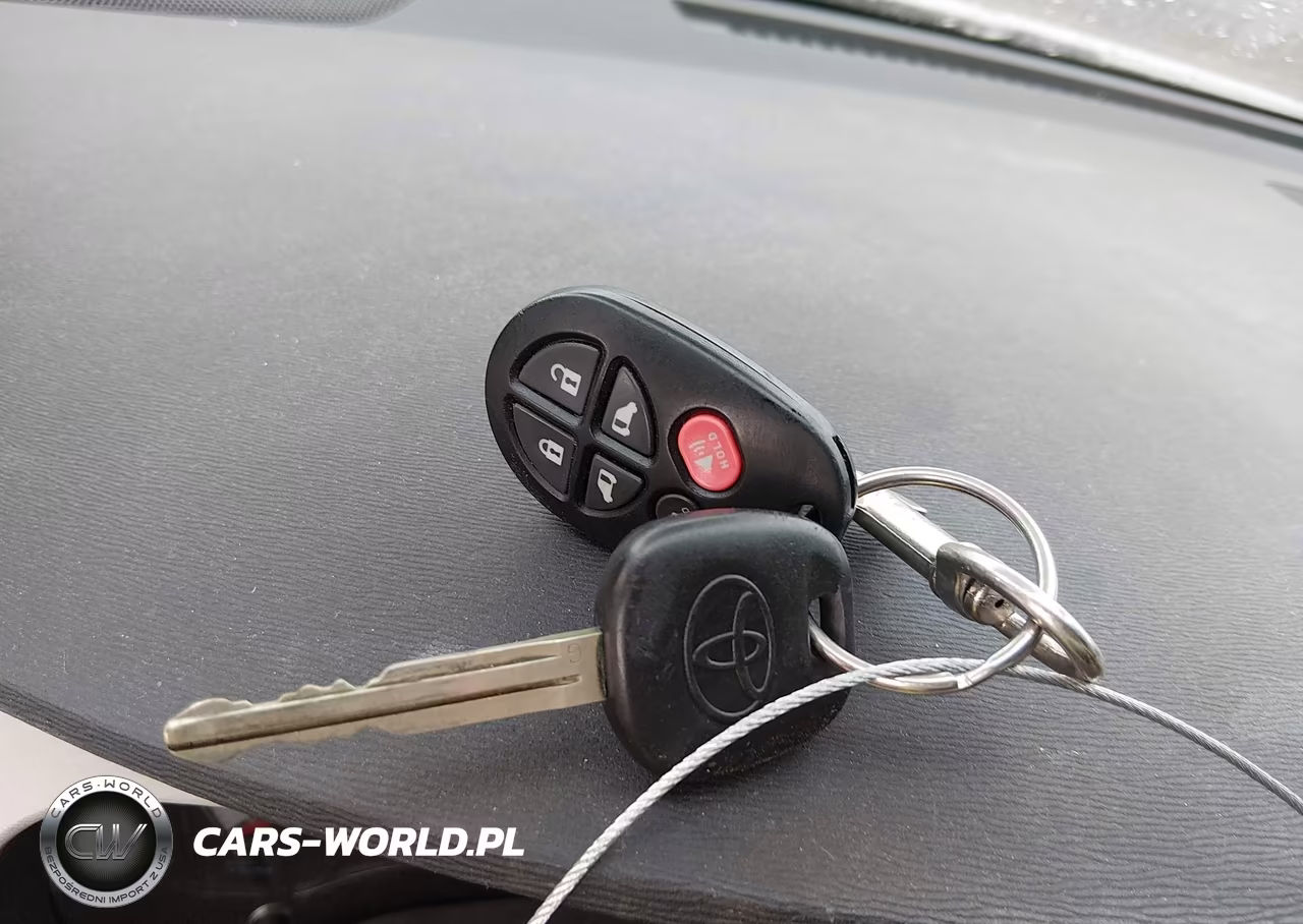 2011 Toyota Sienna Se VIN:5TDXK3DC3BS105792 - 11