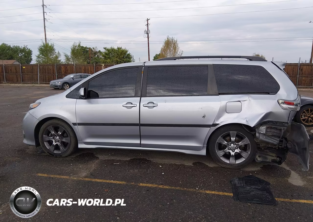 2011 Toyota Sienna Se VIN:5TDXK3DC3BS105792 - 14