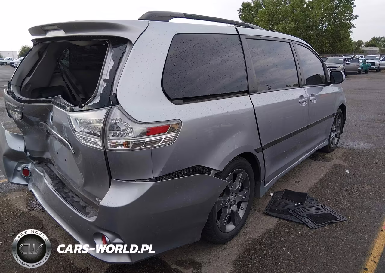 2011 Toyota Sienna Se VIN:5TDXK3DC3BS105792 - 4