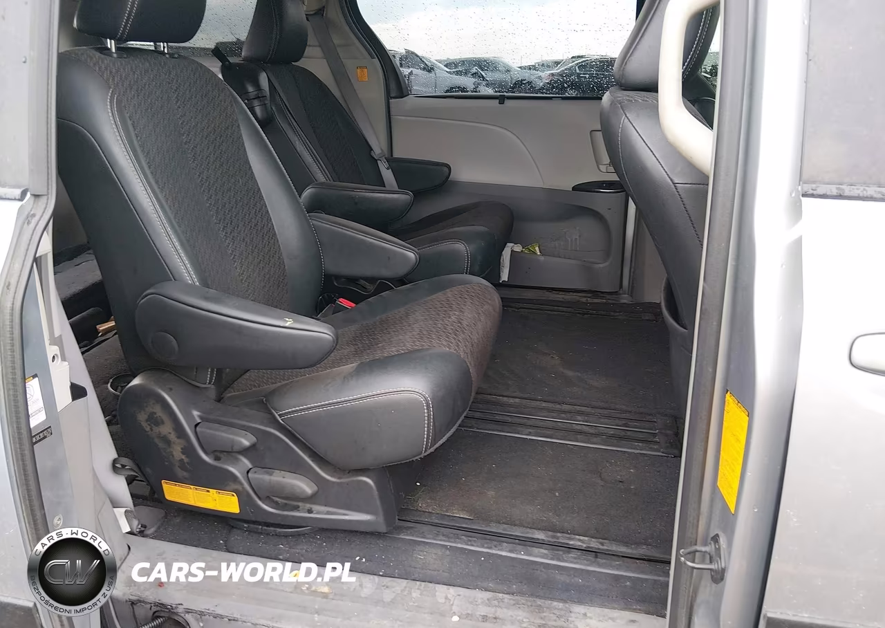 2011 Toyota Sienna Se VIN:5TDXK3DC3BS105792 - 8