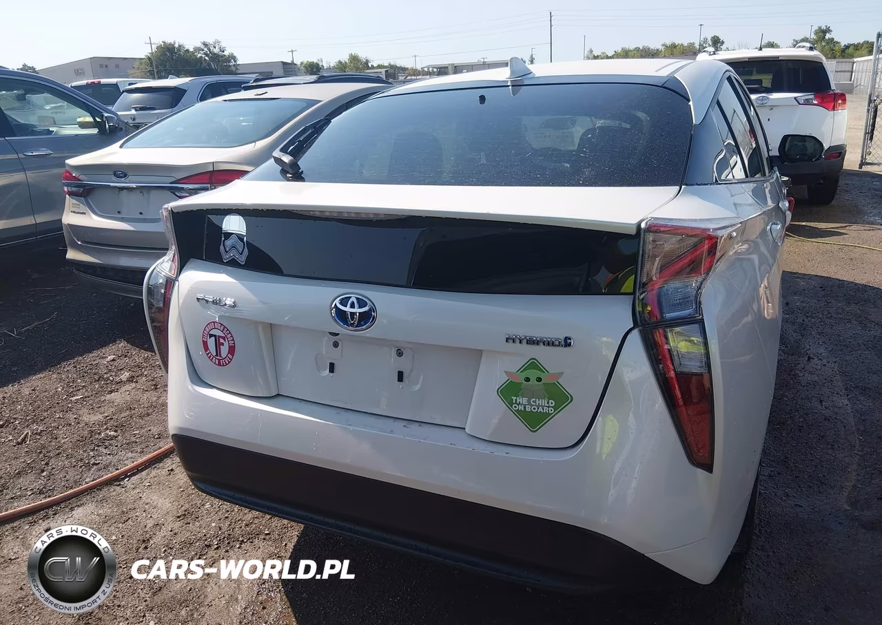 2016 Toyota Prius Four VIN:JTDKARFU2G3513165 - 16