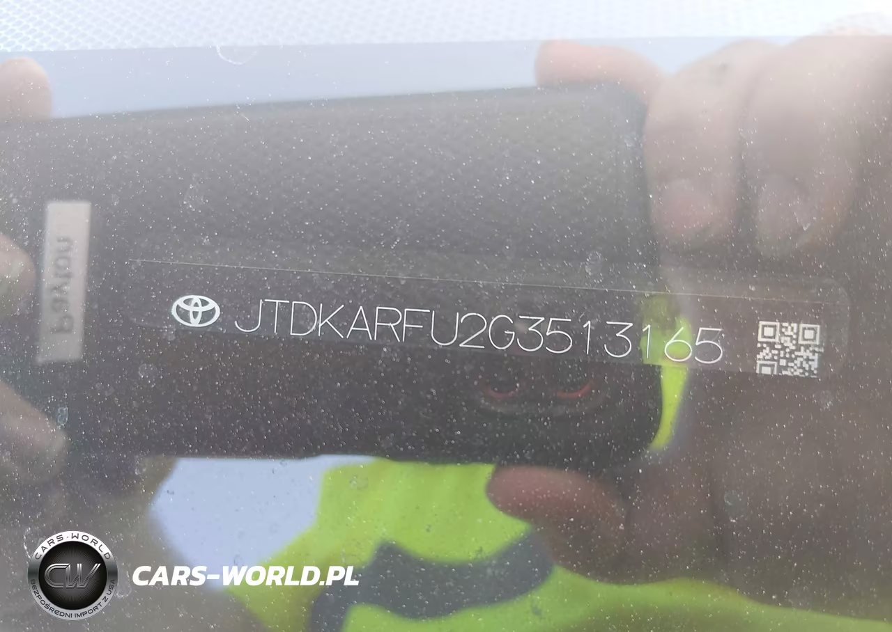 2016 Toyota Prius Four VIN:JTDKARFU2G3513165 - 9