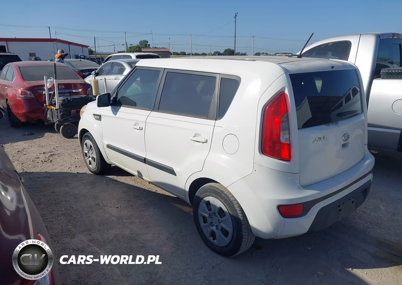 2013 Kia Soul VIN:KNDJT2A56D7485212 - 3