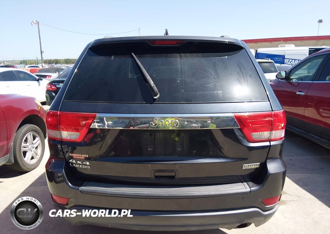 2013 Jeep Grand Cherokee Laredo VIN:1C4RJFAG9DC577942 - 16