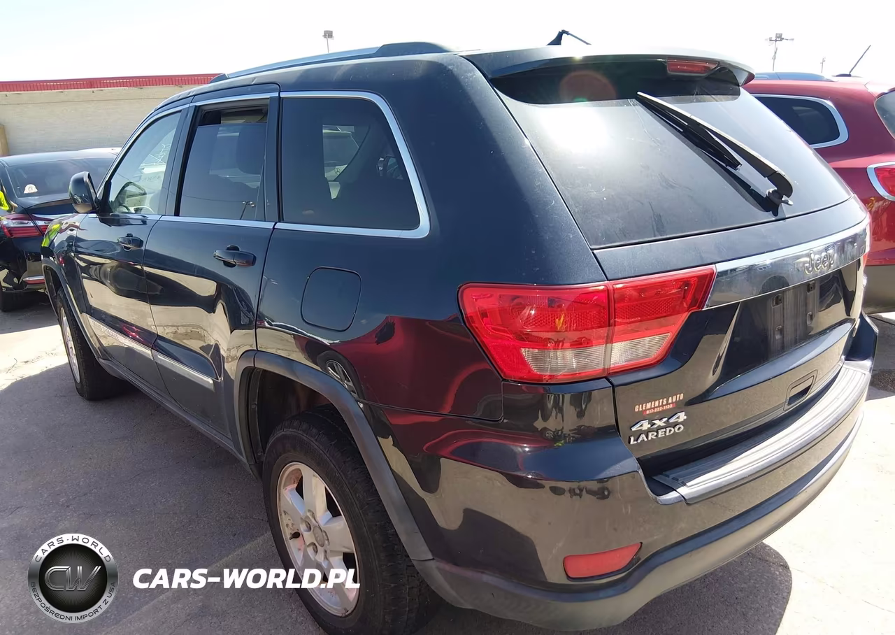 2013 Jeep Grand Cherokee Laredo VIN:1C4RJFAG9DC577942 - 3