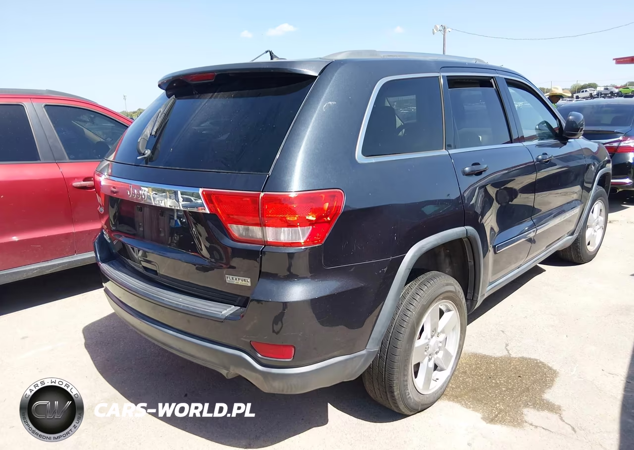 2013 Jeep Grand Cherokee Laredo VIN:1C4RJFAG9DC577942 - 4