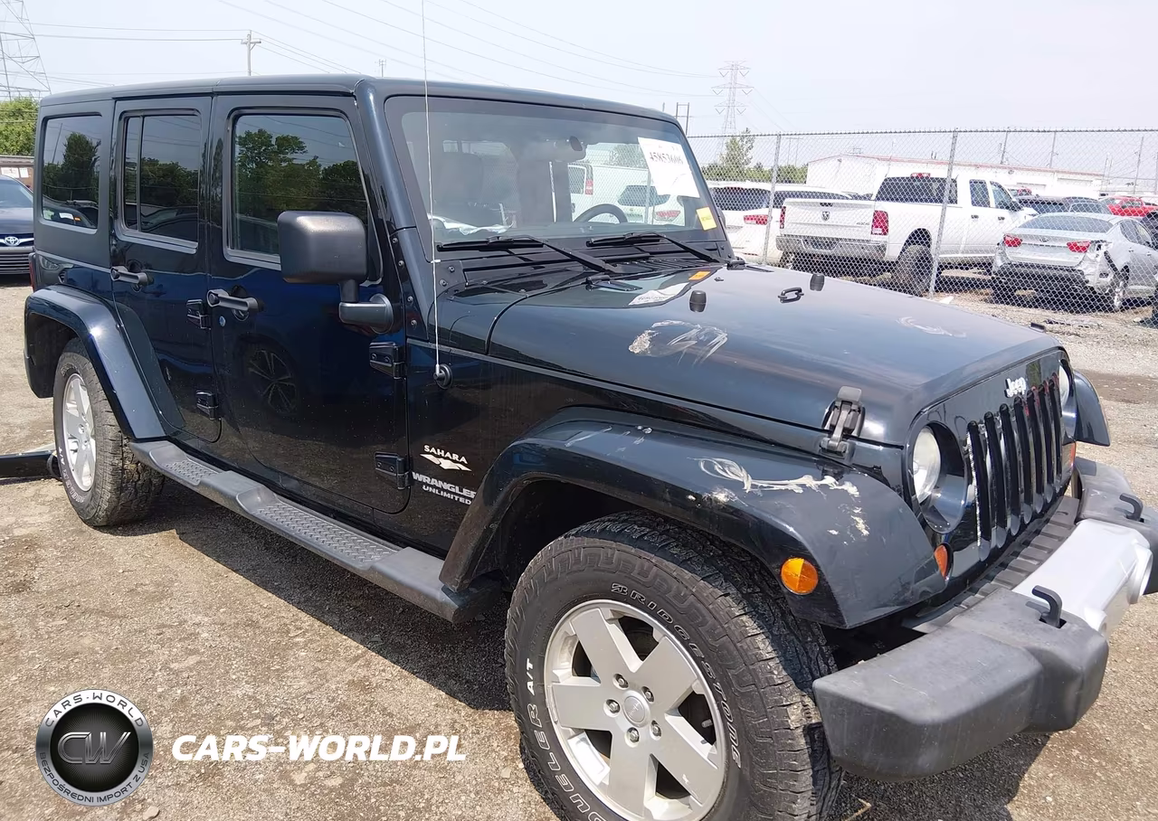 2012 Jeep Wrangler Unlimited Sahara – zdjęcie 1 z 17