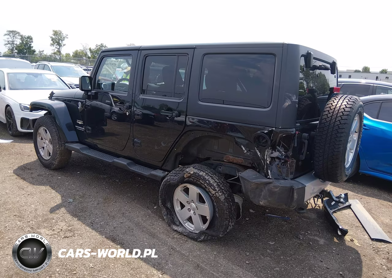 2012 Jeep Wrangler Unlimited Sahara VIN:1C4HJWEGXCL184326 - 3