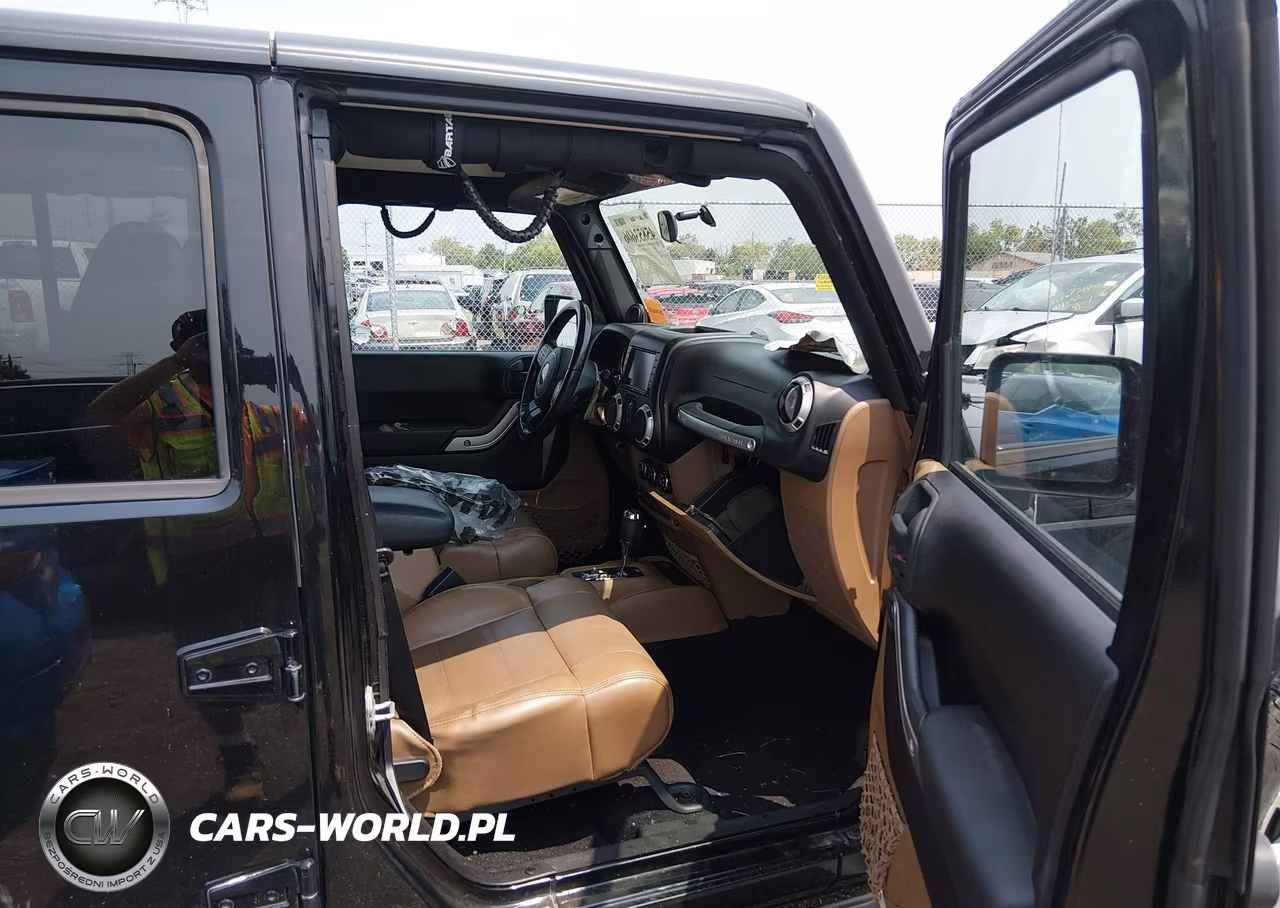2012 Jeep Wrangler Unlimited Sahara VIN:1C4HJWEGXCL184326 - 5