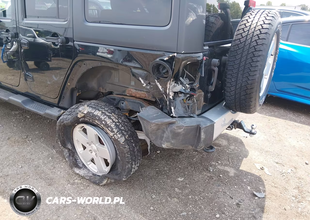 2012 Jeep Wrangler Unlimited Sahara VIN:1C4HJWEGXCL184326 - 6