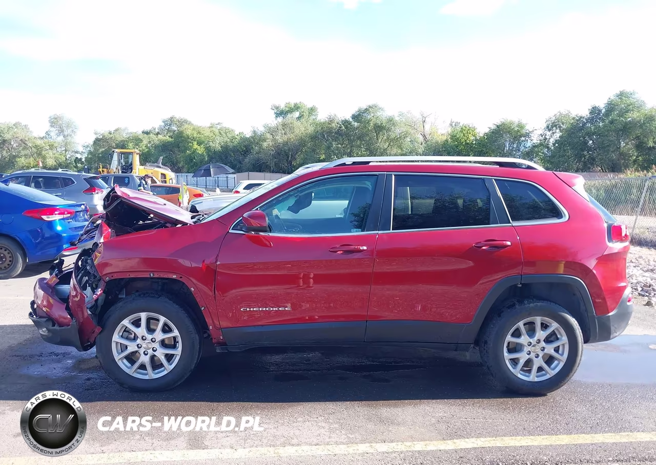2016 Jeep Cherokee Latitude VIN:1C4PJMCS0GW113048 - 15