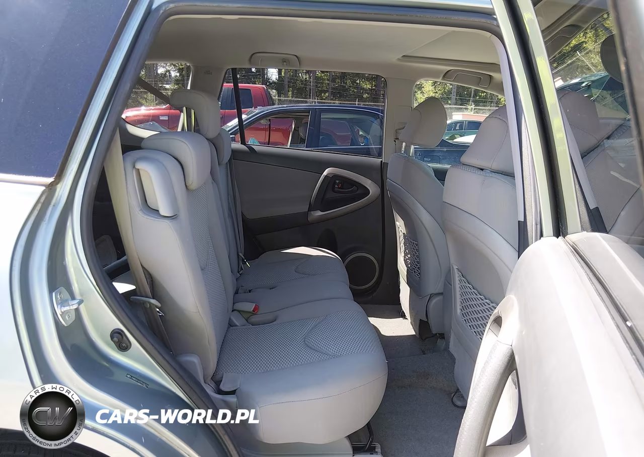 2007 Toyota Rav4 Limited VIN:JTMBD31V375109770 - 18