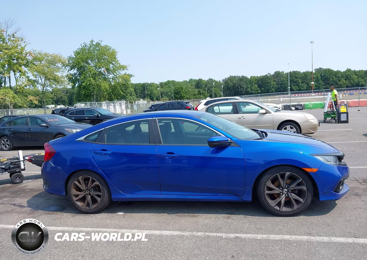 2020 Honda Civic Sport VIN:2HGFC2F8XLH593460 - 13